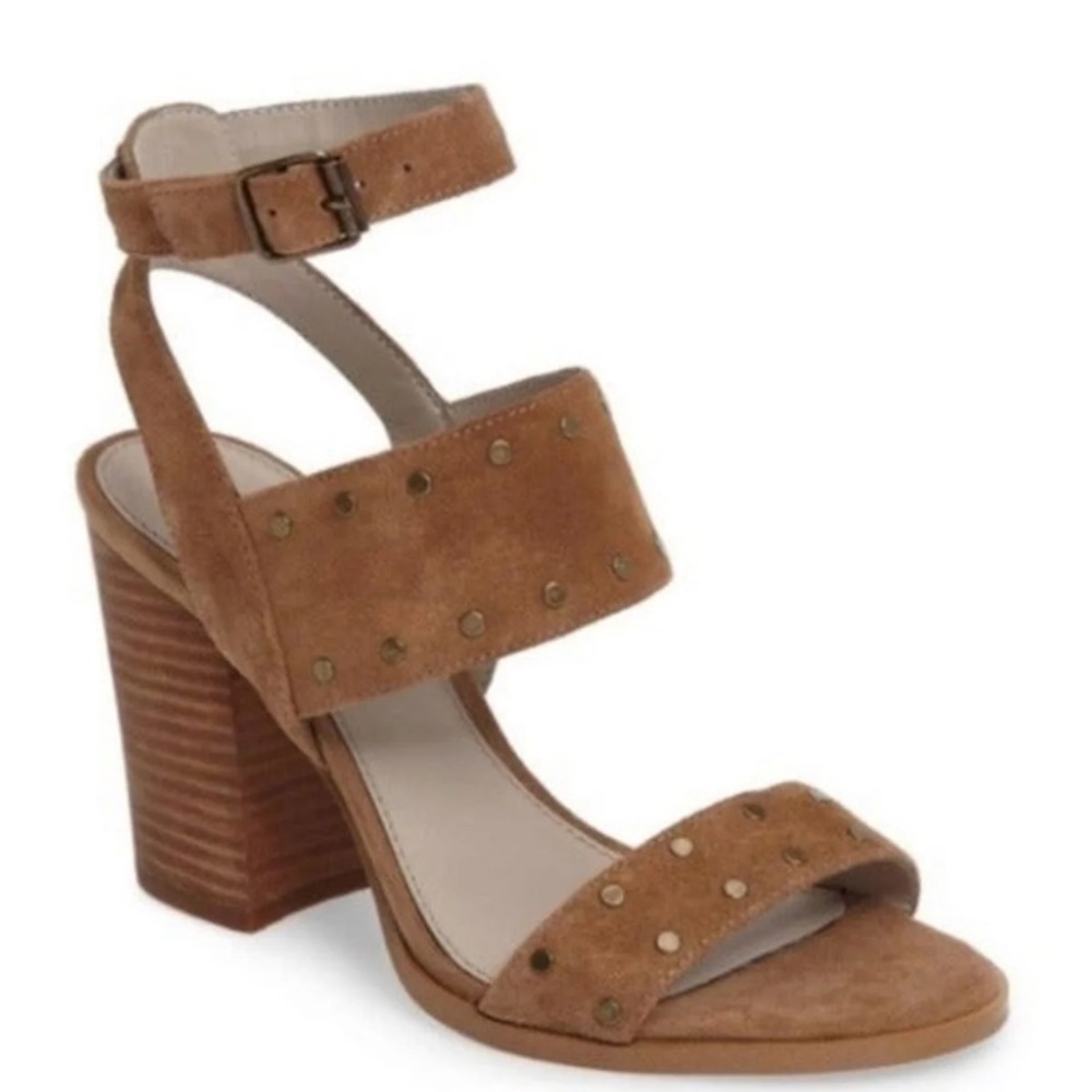 Hinge Corinne Ankle Strap Block Heel Tan Sandals.
Size 7M
